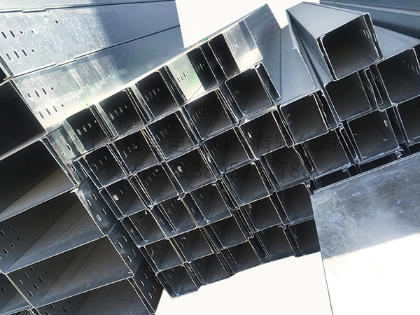 槽式電纜（lǎn）橋（qiáo）架